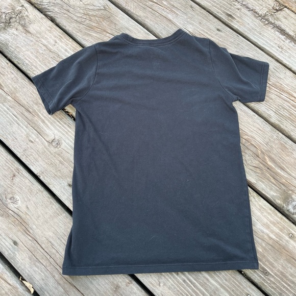 Nike Dri-Fit Swoosh Logo T. Shirt Boys S Black Basketball Graphic Super Soft Tee - Picture 8 of 8